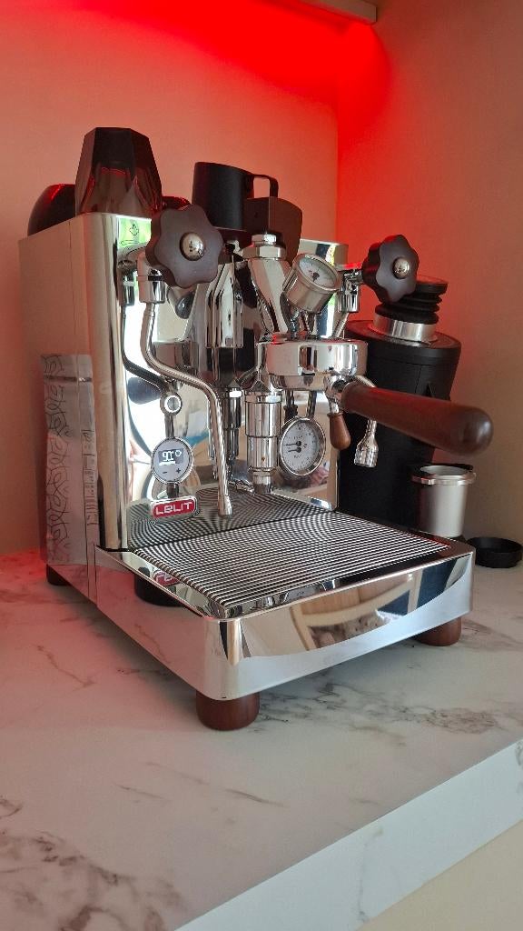 Lelit Bianca v3, Electroménager, Cafetières, Utilisé, Café moulu, Machine à espresso, 10 tasses ou plus, Réservoir d'eau amovible