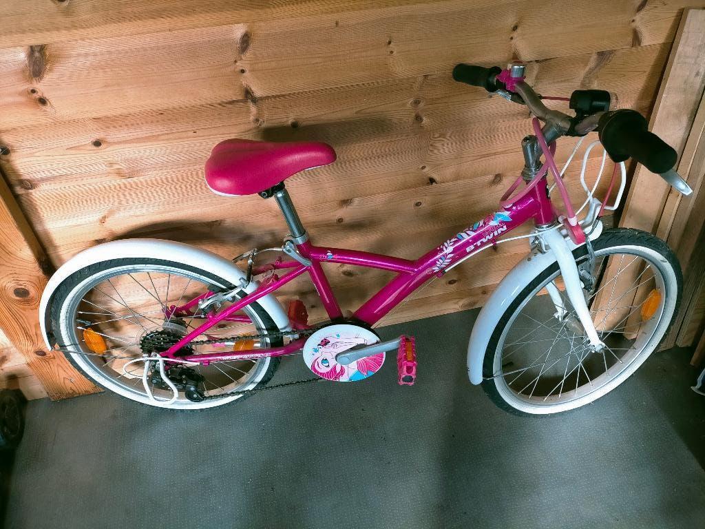 Vélo fille 20" mistigirl 500 peu utilisé., Fietsen en Brommers, Ophalen, Gebruikt, Velgrem, B-Twin