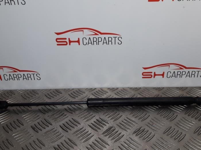Gasdemper rechts-achter van een Volkswagen Golf Plus, Gebruikt, -, Volkswagen, -