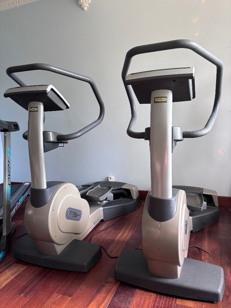 Nordic crosstrainer van TechnoGym, Sport en Fitness, Fitnessapparatuur, Ophalen, Zo goed als nieuw, Benen, Crosstrainer