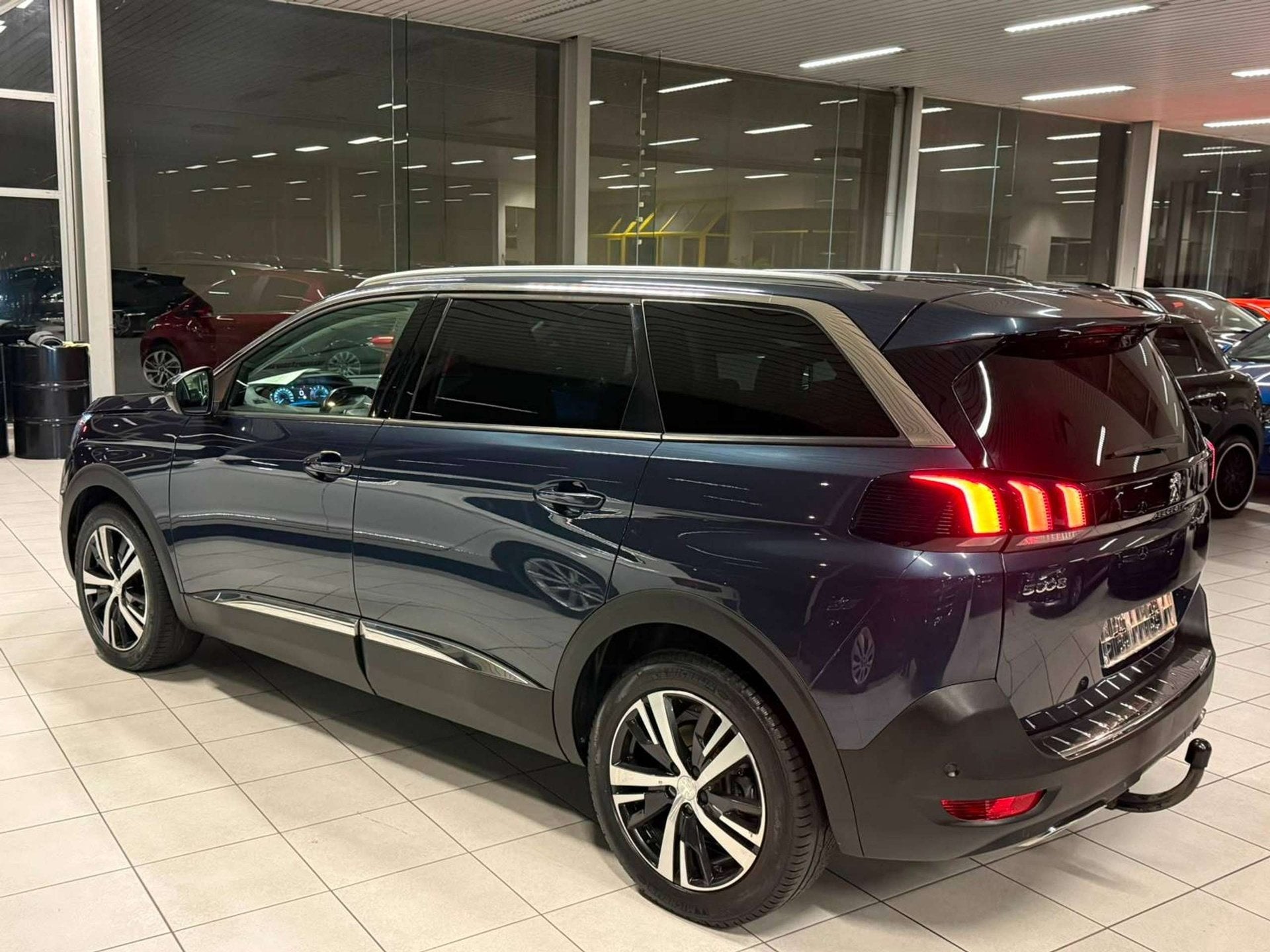 Peugeot 5008 5008 1.2i, Auto's, Peugeot, Dealer onderhouden, Gebruikt, Euro 6, Multifunctioneel stuurwiel