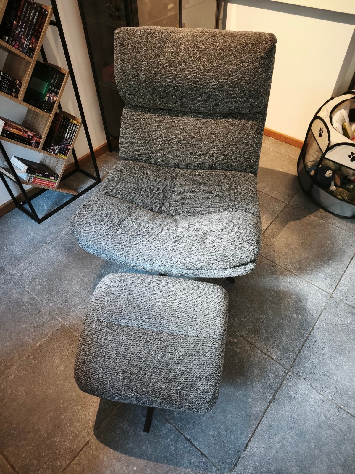 Fauteuil Bobbi avec repose pied, Enlèvement ou Envoi