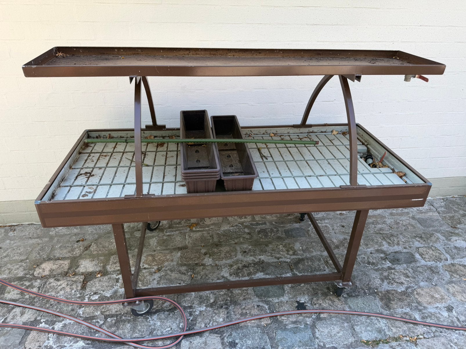 Metalen kweektafel, Tuin en Terras, Kweekspullen, Ophalen, Zo goed als nieuw, Kweektafel