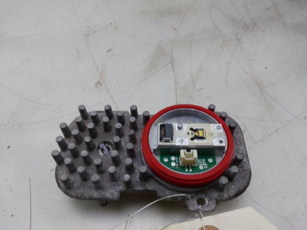 MODULE DE PHARE À DEL BMW X3 (F25) (|63117263051|), Utilisé, BMW, Petuelring 130
80809  München, DE, Bayerische Motoren Werke AG