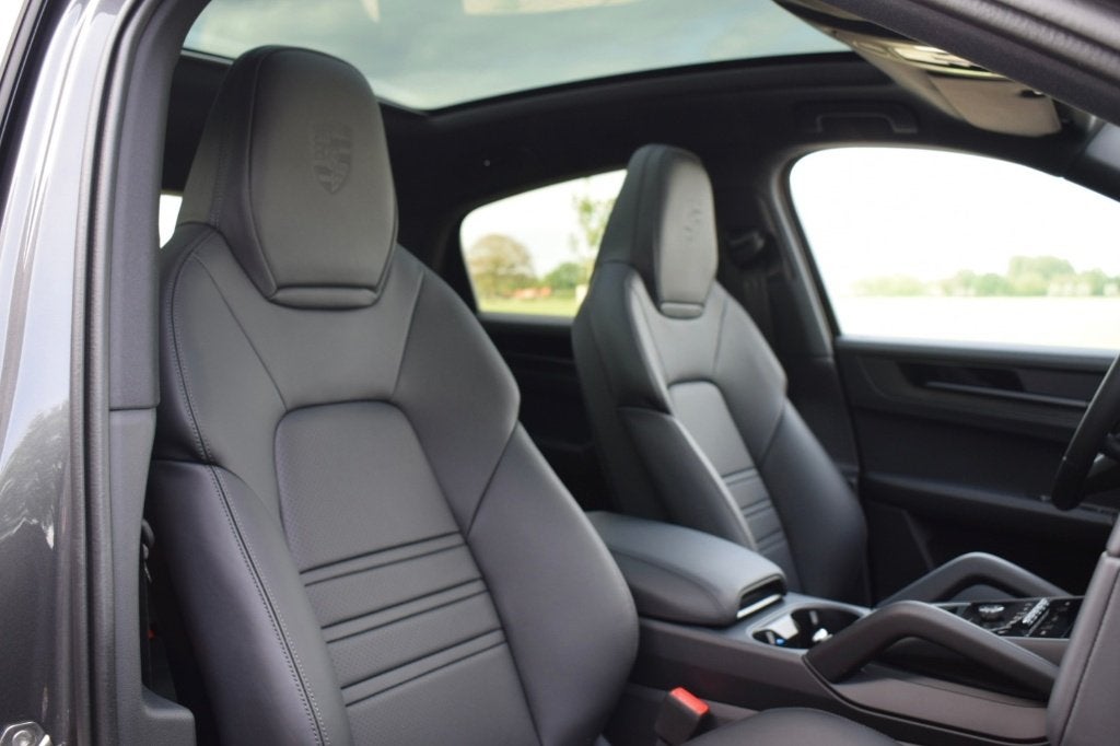 Porsche Cayenne Coupé E-Hybrid, Black Edition - NEW/Pssngrdi, Auto's, Porsche, Automaat, Cayenne, 2995 cc, Leder