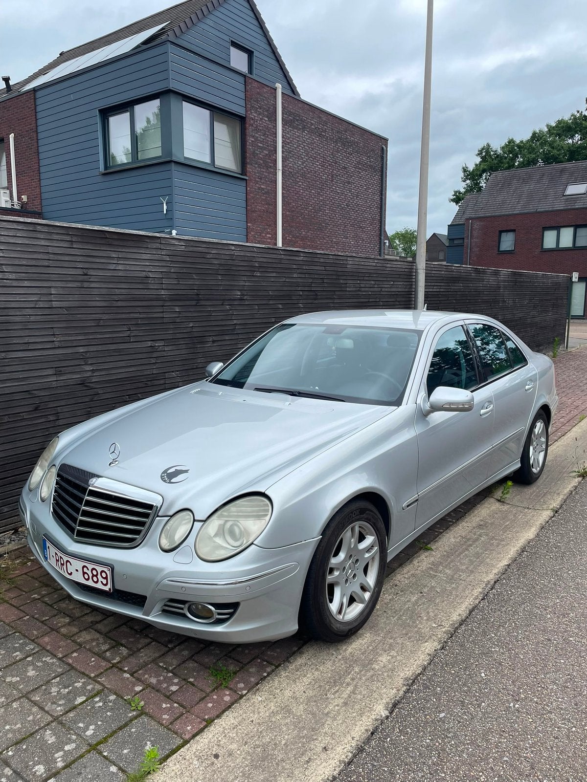 mercedes E220 cdi, Auto's, Mercedes-Benz, 4 deurs, Achterwielaandrijving, Zwart, Leder