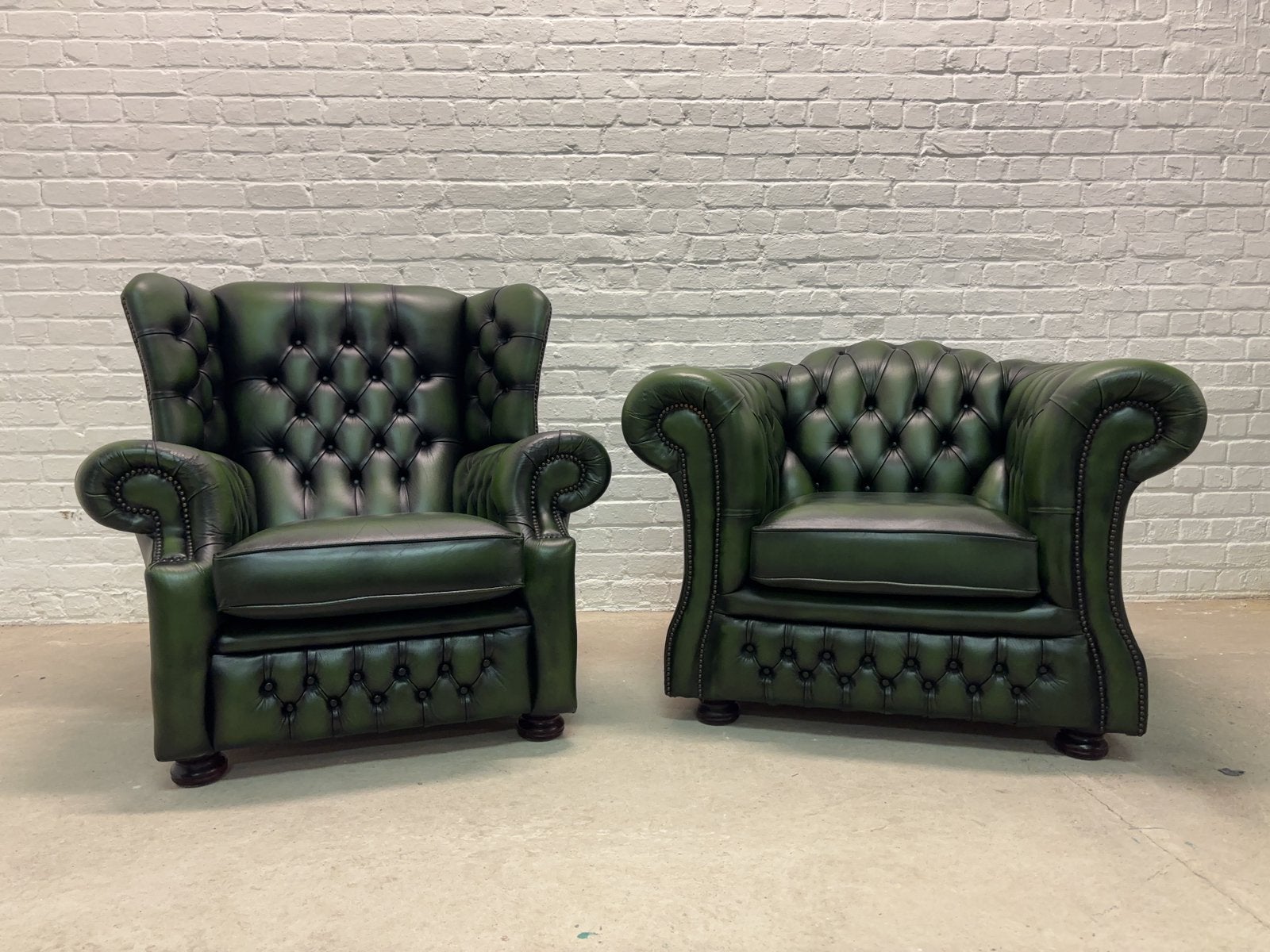 Fauteuils Chesterfield vert vintage cuir made in uk, Enlèvement ou Envoi