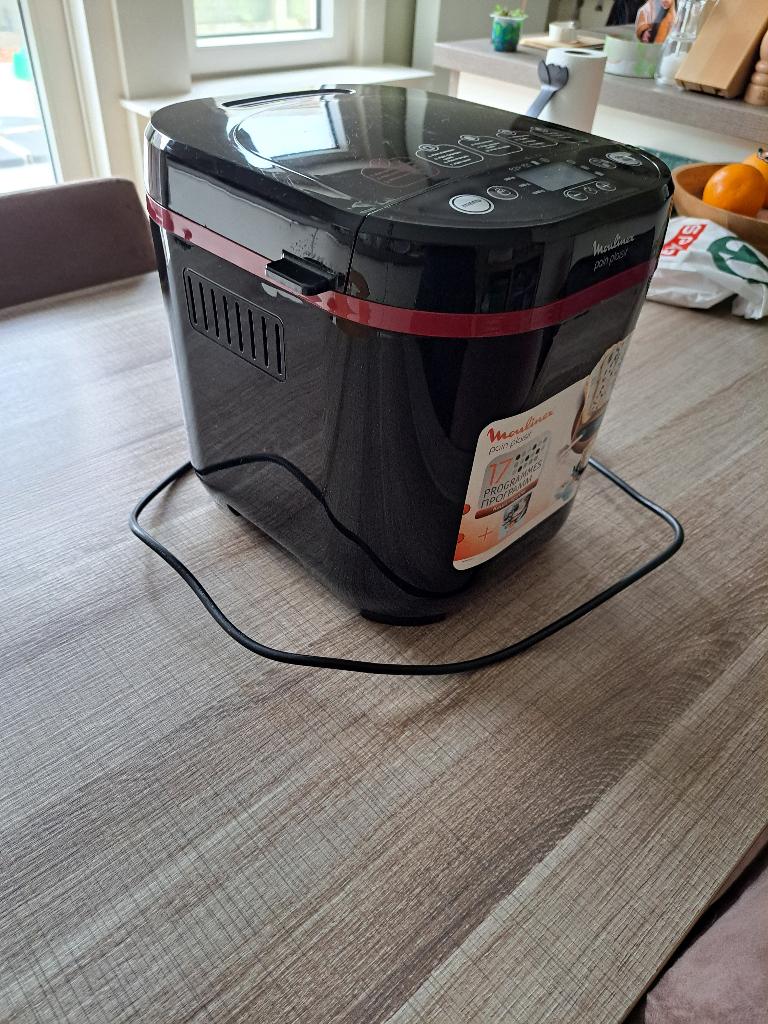 Broodmachine, Elektronische apparatuur, Gebruikt, Meer dan 10 programma's, 400 tot 800 gram deeg, Ophalen