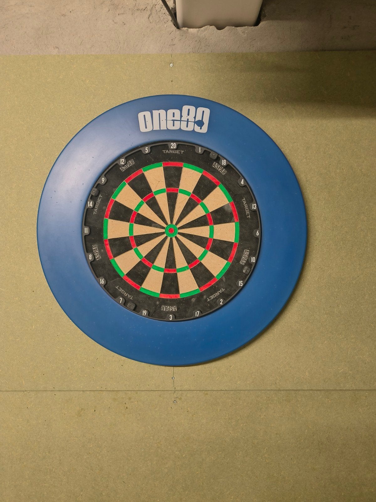 Dartboard met originele mat, Sport en Fitness, Ophalen, Nieuw