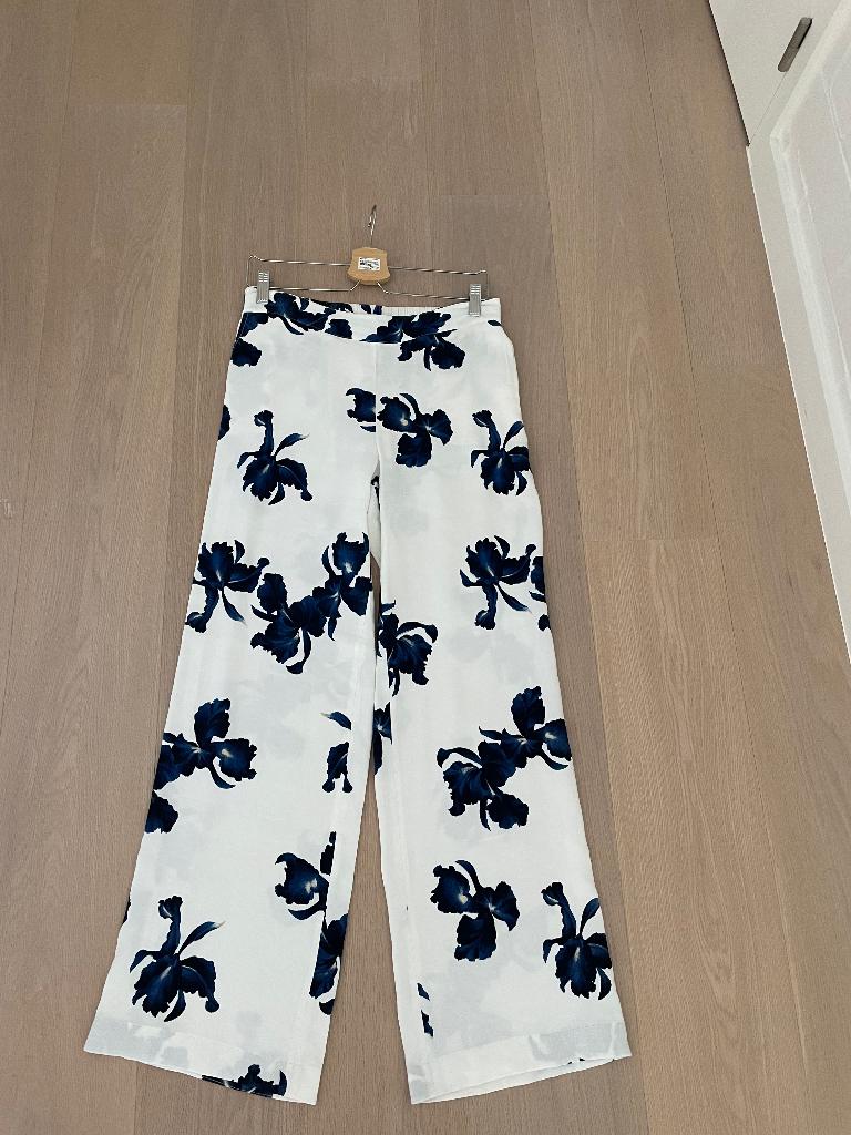 Lange zomerbroek Four Roses maat 38, Maat 38/40 (M), Wit, Ophalen of Verzenden, Zo goed als nieuw