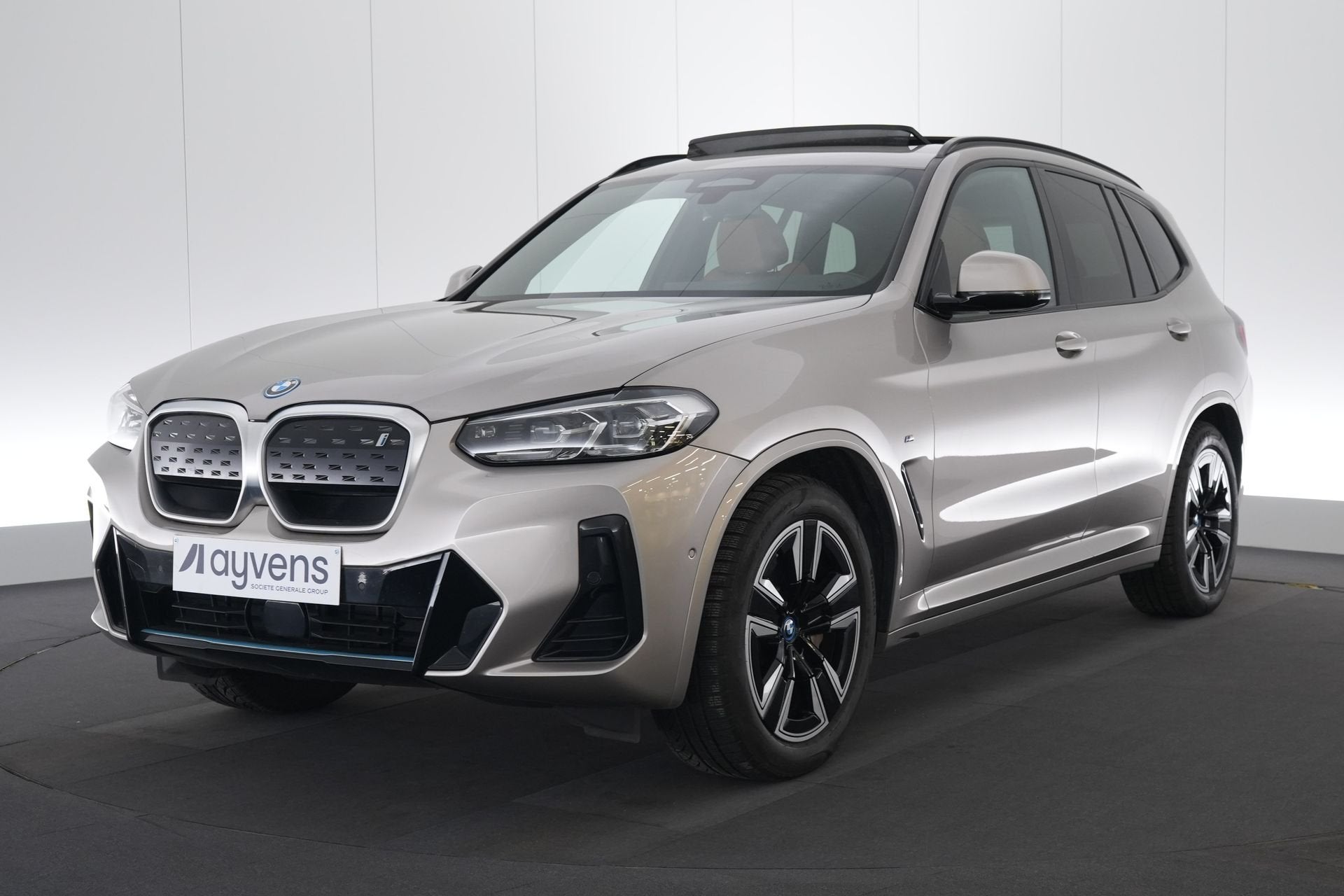 (2CJT268) BMW IX3, Auto's, Automaat, https://public.car-pass.be/vhr/b55bf530-b398-4bf9-851c-c3e4ac549304, Achterwielaandrijving