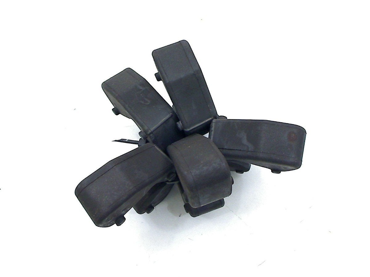 TANDWIEL DRAGER RUBBERS Suzuki, Dhr. S. di Majo, Gebruikt, Info@cama-motorparts.nl, P.J. Troelstraweg 8 8
3144 CX  MAASSLUIS, NL