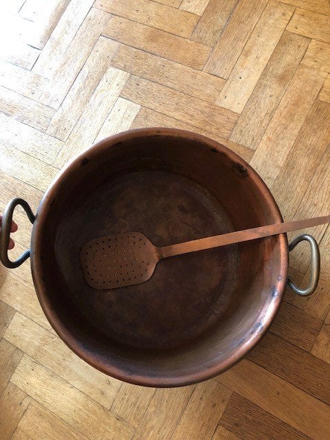 Grande bassine à confiture ancienne en cuivre + écumoire, Enlèvement, Cuivre