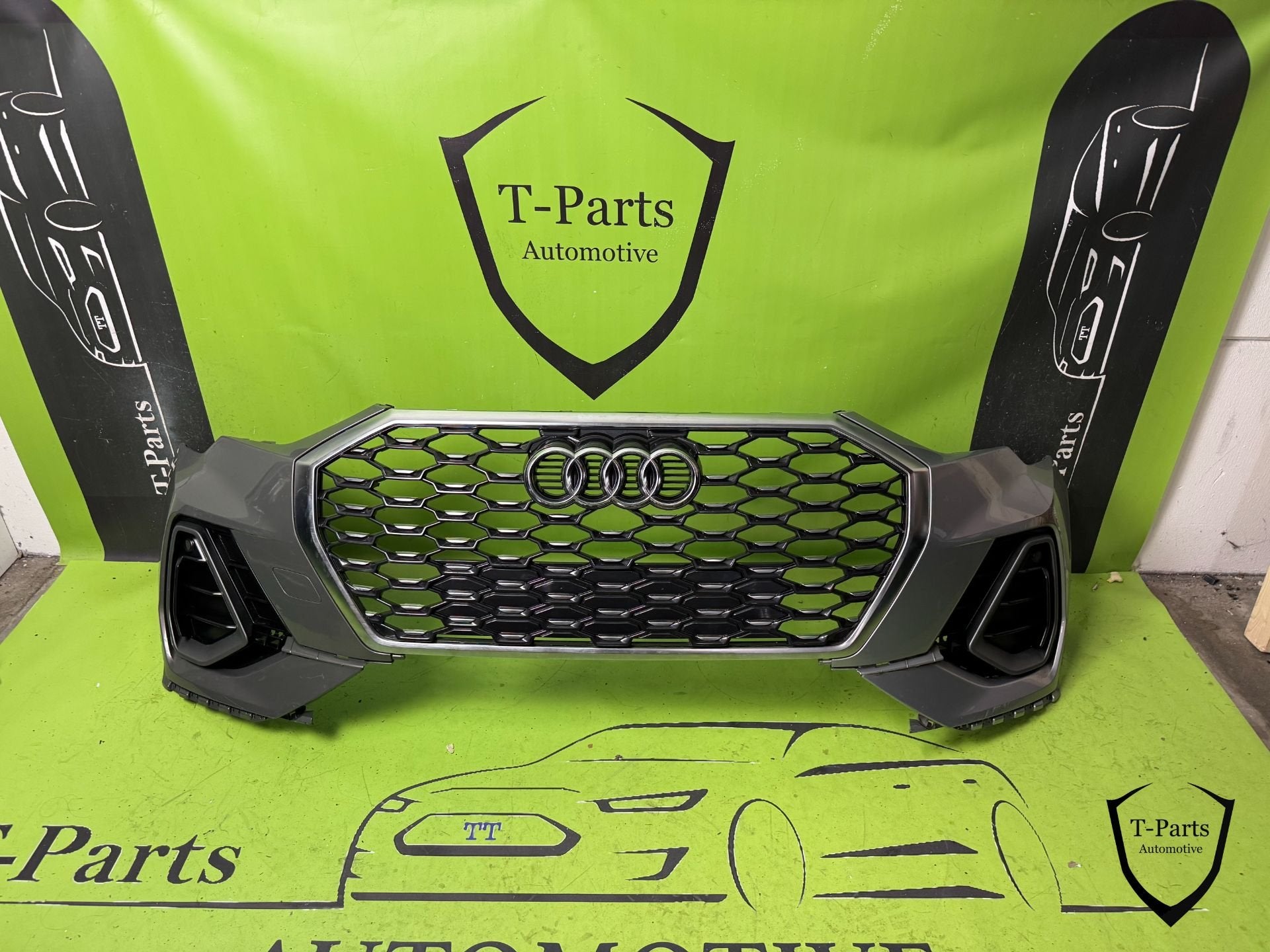 audi Q3 voorbumper bumper 18+ s line, Auto-onderdelen, Gebruikt, AUDI AG, Auto-Union-Strasse 1
85045  Ingolstadt, DE, Audi