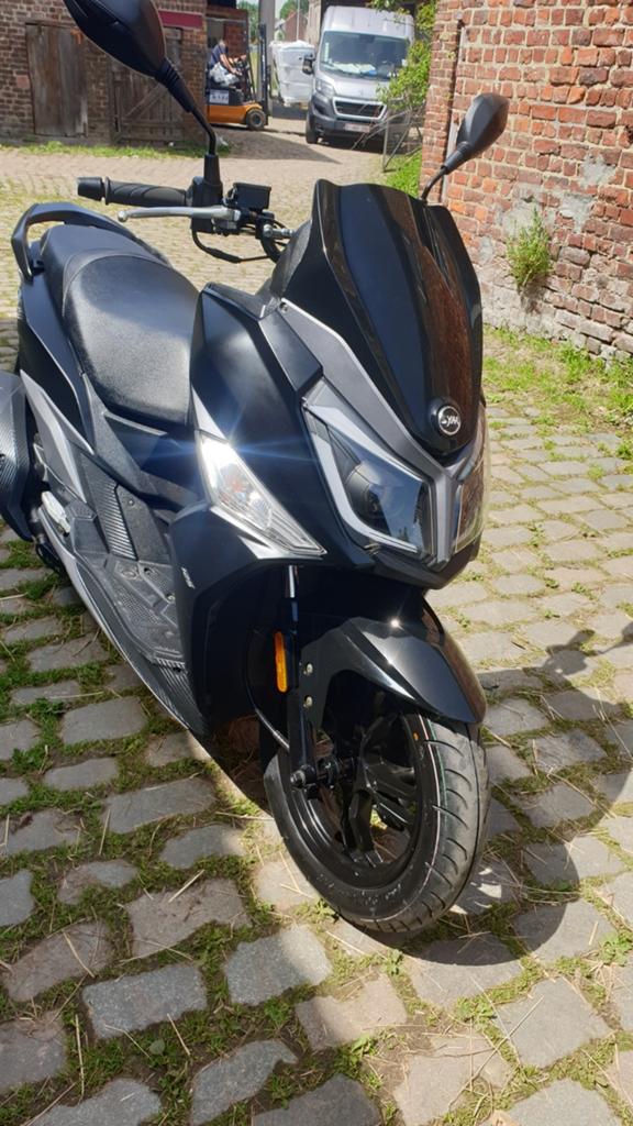 Sym jet14 125cc injection tres bonne etat comme  neuf