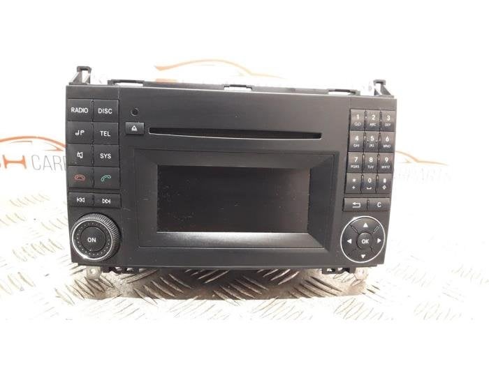 Radio CD Speler van een Mercedes A-Klasse, Auto-onderdelen, Elektronica en Kabels, Mercedes-Benz, Gebruikt, Ophalen of Verzenden