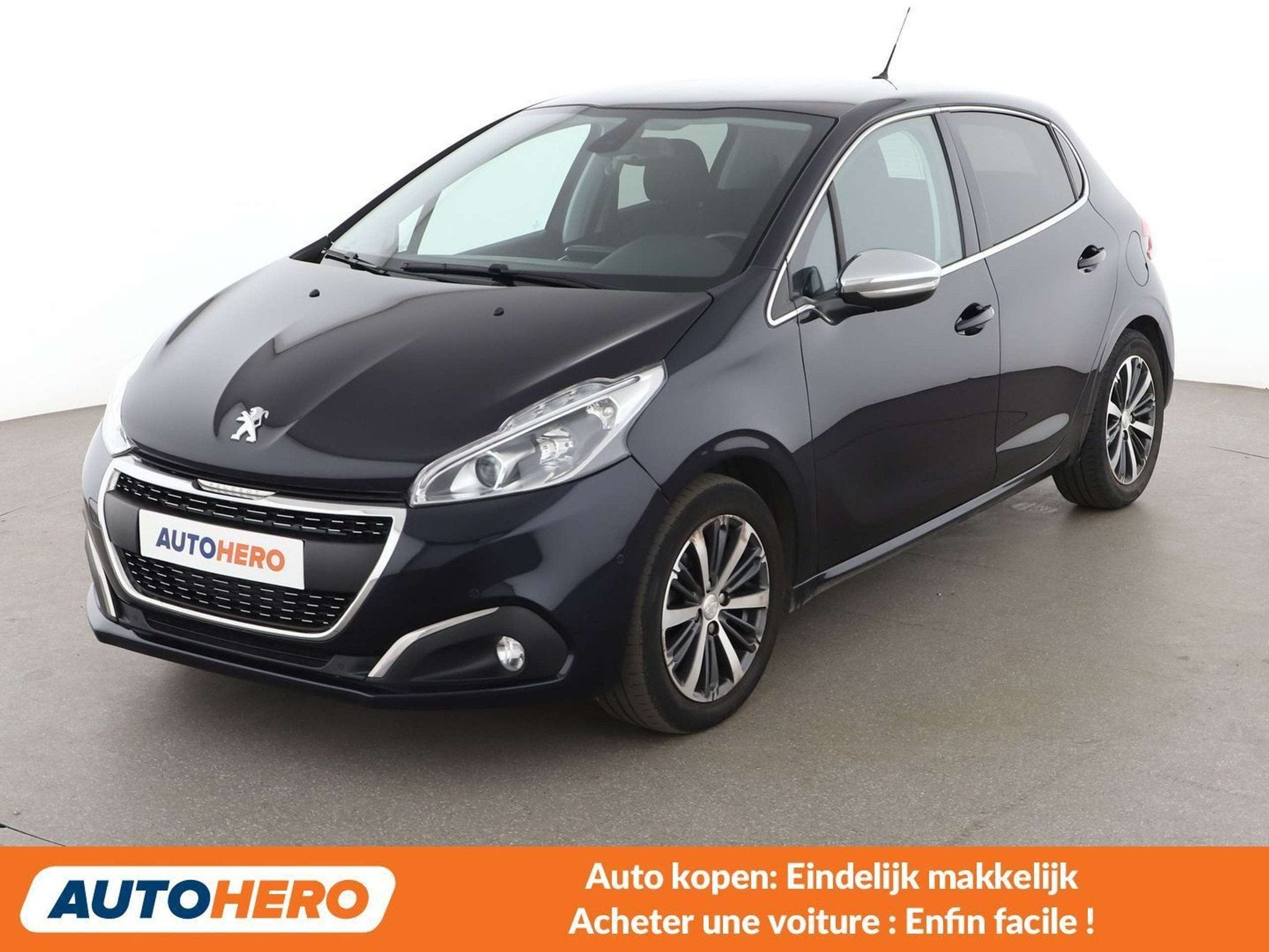 Peugeot 208 1.2 PureTech Allure (bj 2019, automaat), Stof, Gebruikt, 1199 cc, Lichtsensor