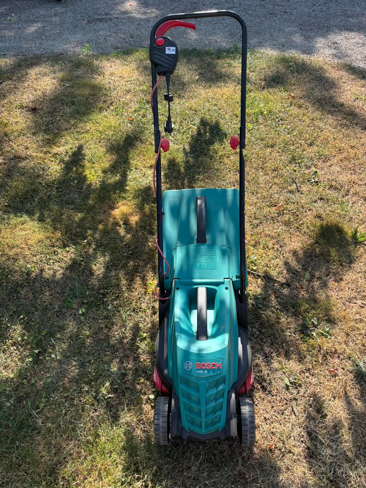 Bosch elektrische grasmaaier, Tuin en Terras, Grasmaaiers, Ophalen, Zo goed als nieuw, Elektrische grasmaaier, Opvangbak