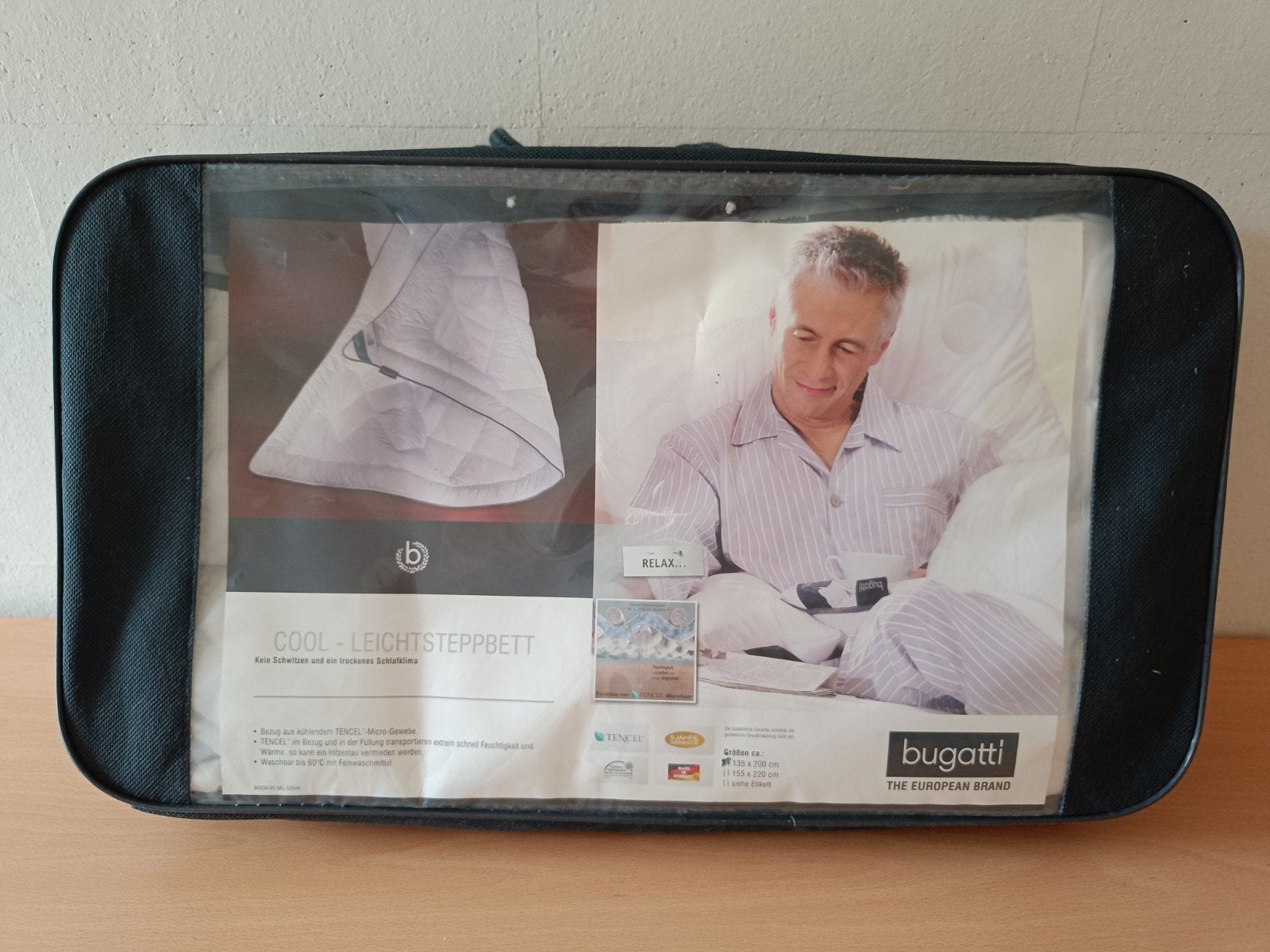 Bugatti donsdeken 90X135 nooit gebruikt, Huis en Inrichting, Slaapkamer | Beddengoed, Ophalen, Eenpersoons, Wit, Nieuw