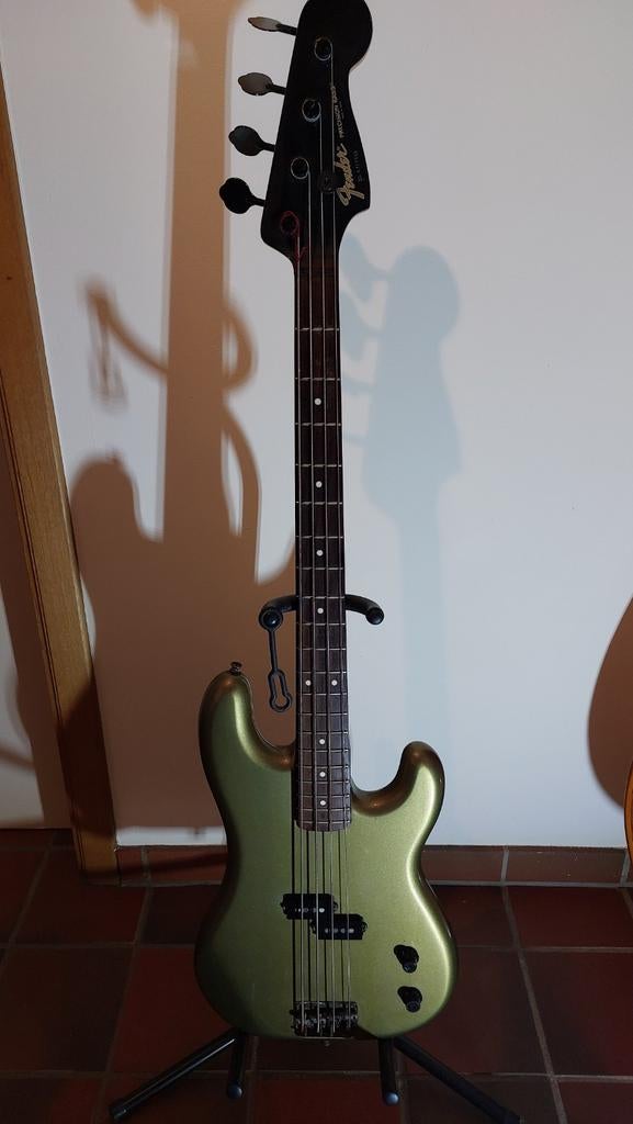 Fender Precision bass  Made in Japan, Muziek en Instrumenten, Snaarinstrumenten | Gitaren | Bas, Ophalen