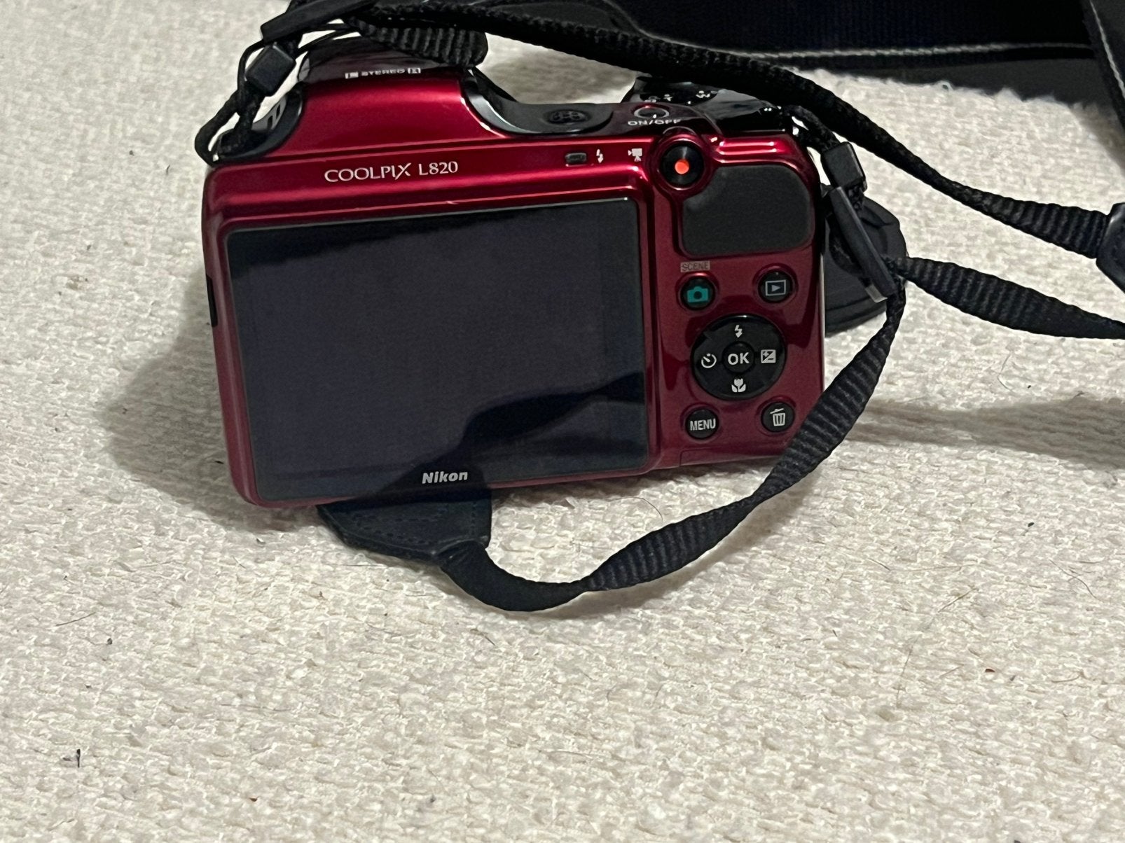 Coolpix L820 in het rood, Audio, Tv en Foto, Fotocamera's Digitaal, Ophalen of Verzenden, Gebruikt, Nikon