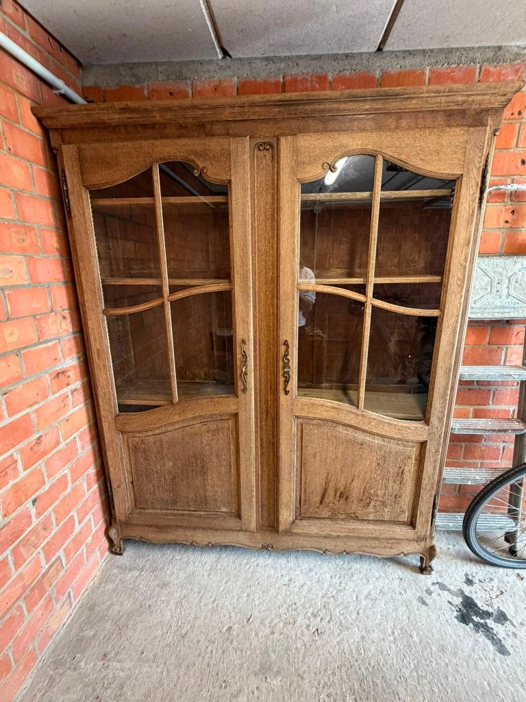 Massief eiken vitrine/boekenkast eye-catcher, Ophalen, Eikenhout, 150 tot 200 cm, 150 tot 200 cm