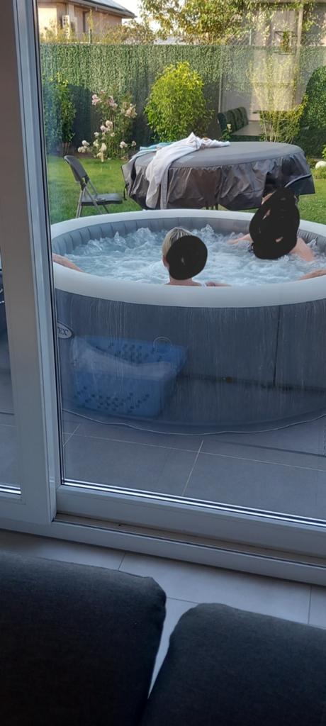 Jacuzzi dia 216cm  voor 6 personen intex, Tuin en Terras, Bubbelbaden en Hottubs, Ophalen