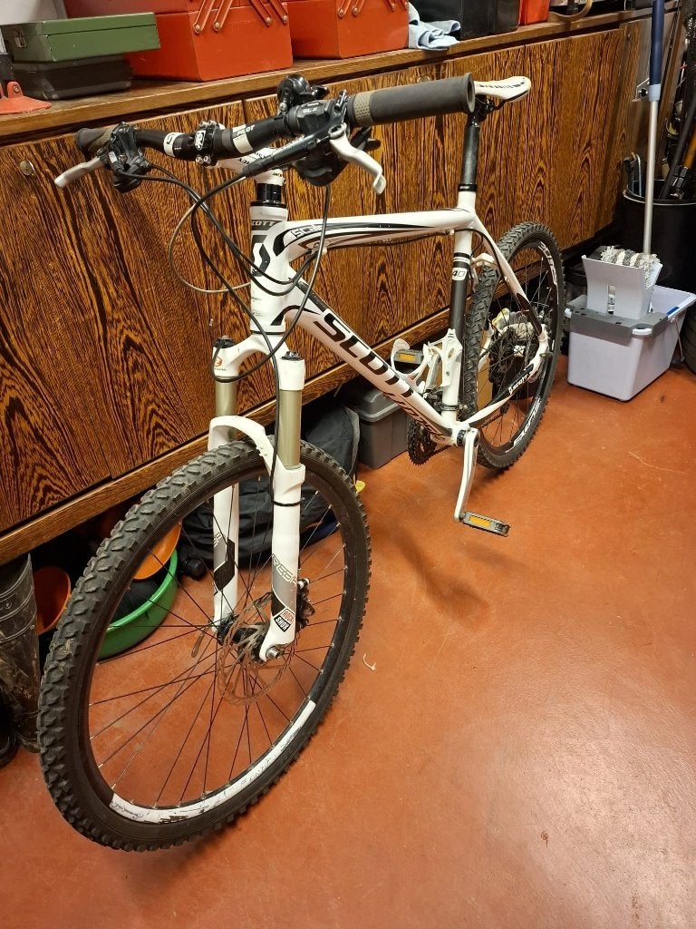 Witte fiets (mountainbike) Scott, Fietsen en Brommers, Gebruikt, 10 tot 15 versnellingen, Overige maten, 57 tot 61 cm