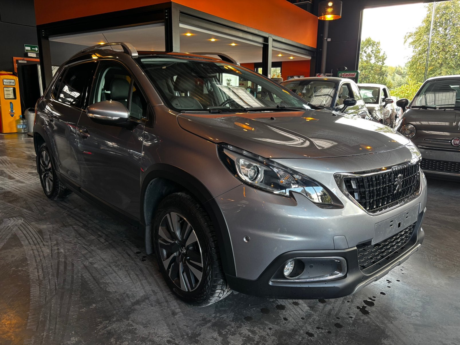 Peugeot 2008 1.2 essence Automatique/Airco/caméra de recul, Cuir, Argent ou Gris, Achat, Capteur de stationnement