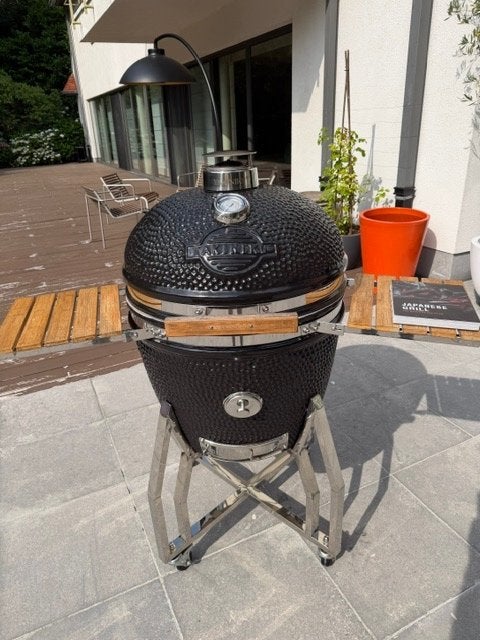 barbecue 22" Yakiniku XL zwart, Tuin en Terras, Houtskoolbarbecues, Ophalen, Zo goed als nieuw, Yakiniku, Met accessoires