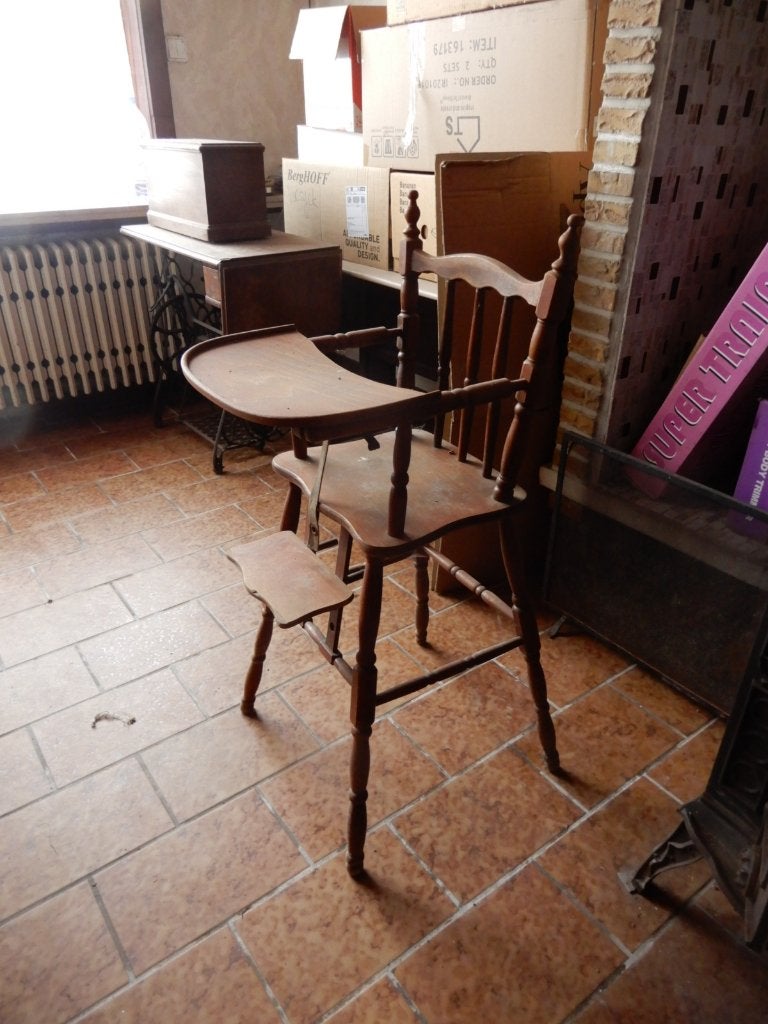 kinder eetstoeltje in hout, Kinderen en Baby's, Kinderstoelen, Ophalen of Verzenden, Zo goed als nieuw, Overige typen