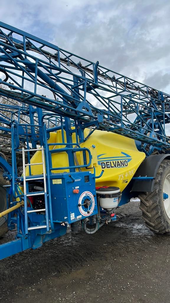 Getrokken Delvano spuittoestel topoccasie, Ophalen, Akkerbouw, Gewasbescherming en Bemesting