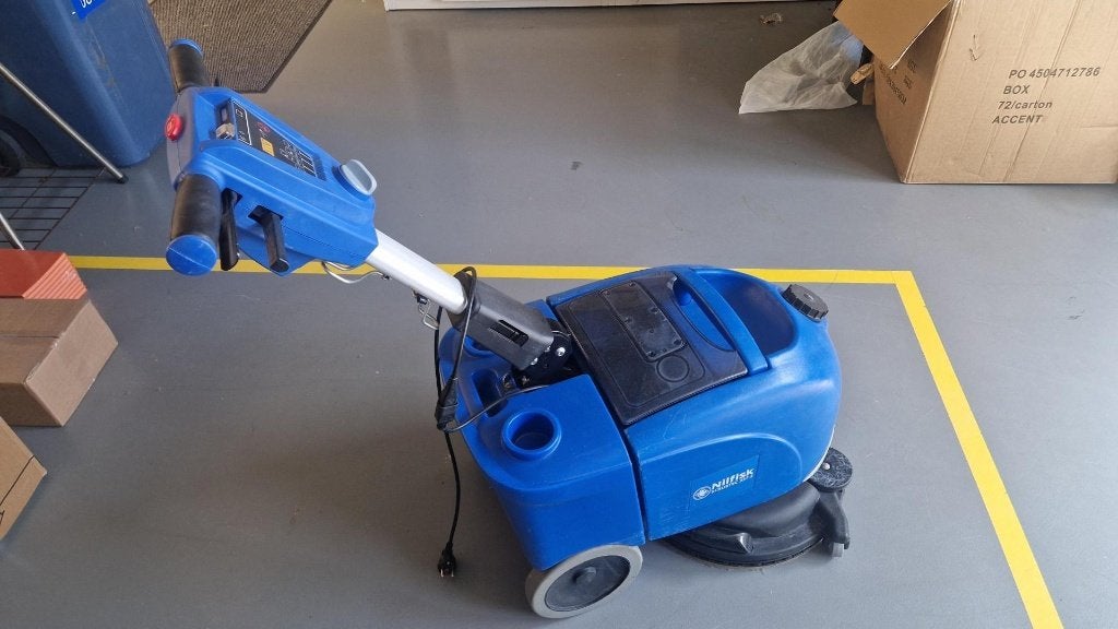 Poetsmachine Nilfisk Scrubber Dryer Scrubtec 337.2, Enlèvement, Utilisé, Machine de nettoyage à brosse