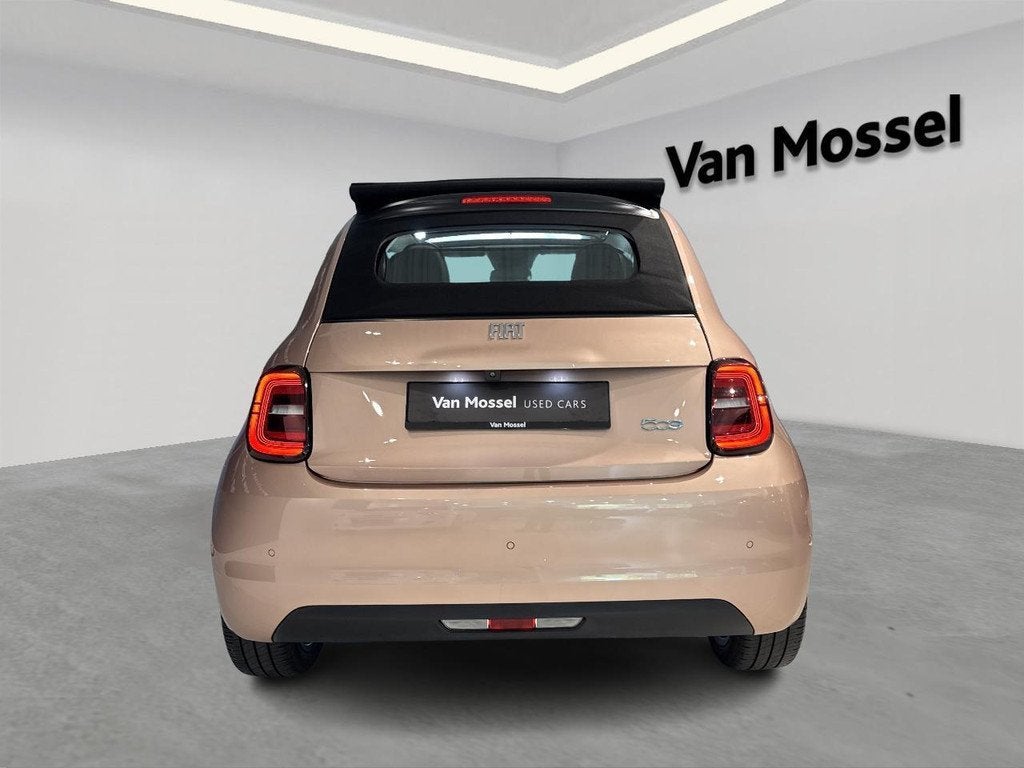 Fiat 500e 500e 42 kWh Icon, 4 zetels, Cabriolet, 1405 kg, 2 deurs