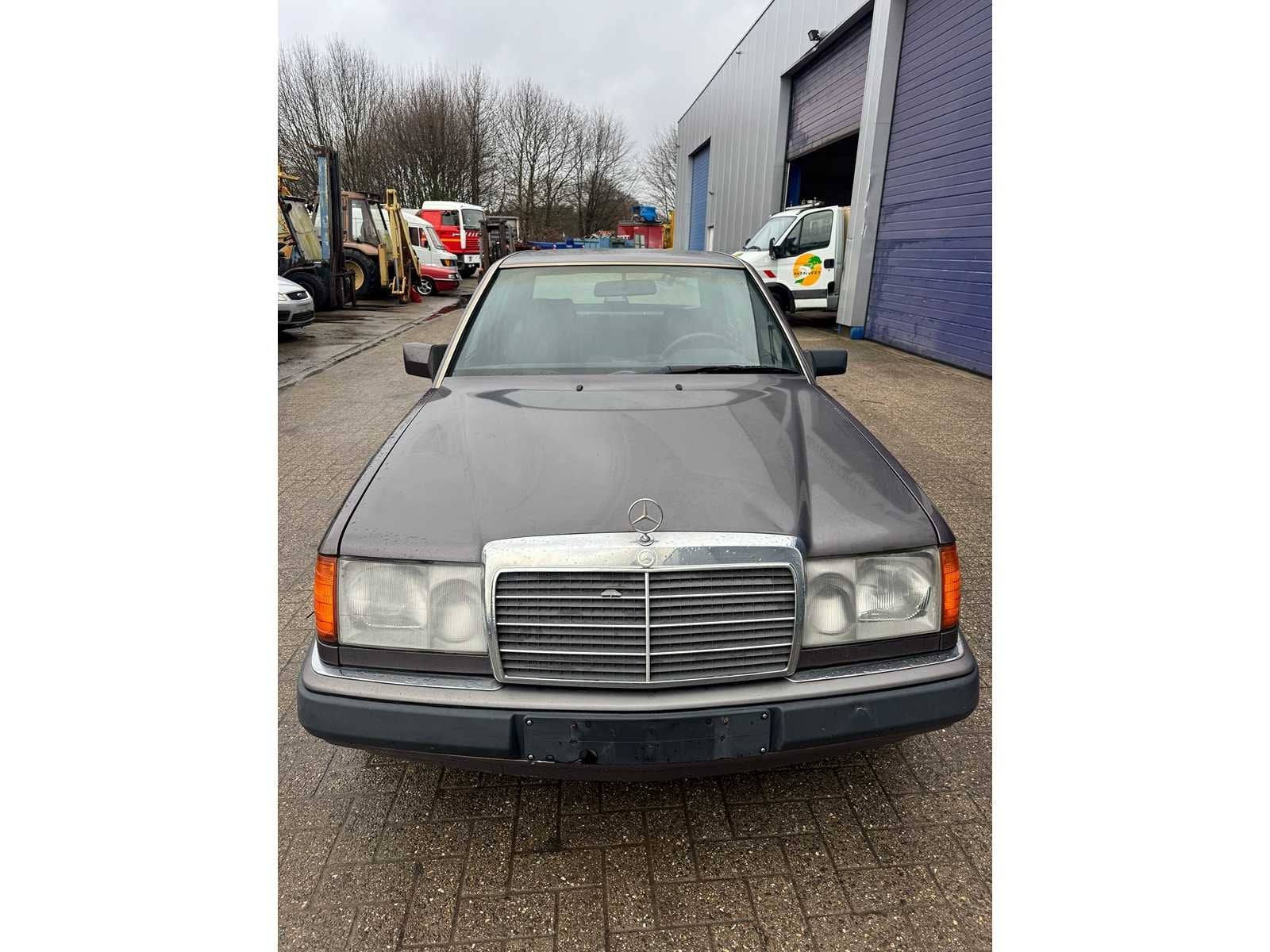 1993 - Mercedes - 250D - W124 - Voiture, Autos, Mercedes-Benz, Achat, Série 200, Entreprise, Autre carrosserie