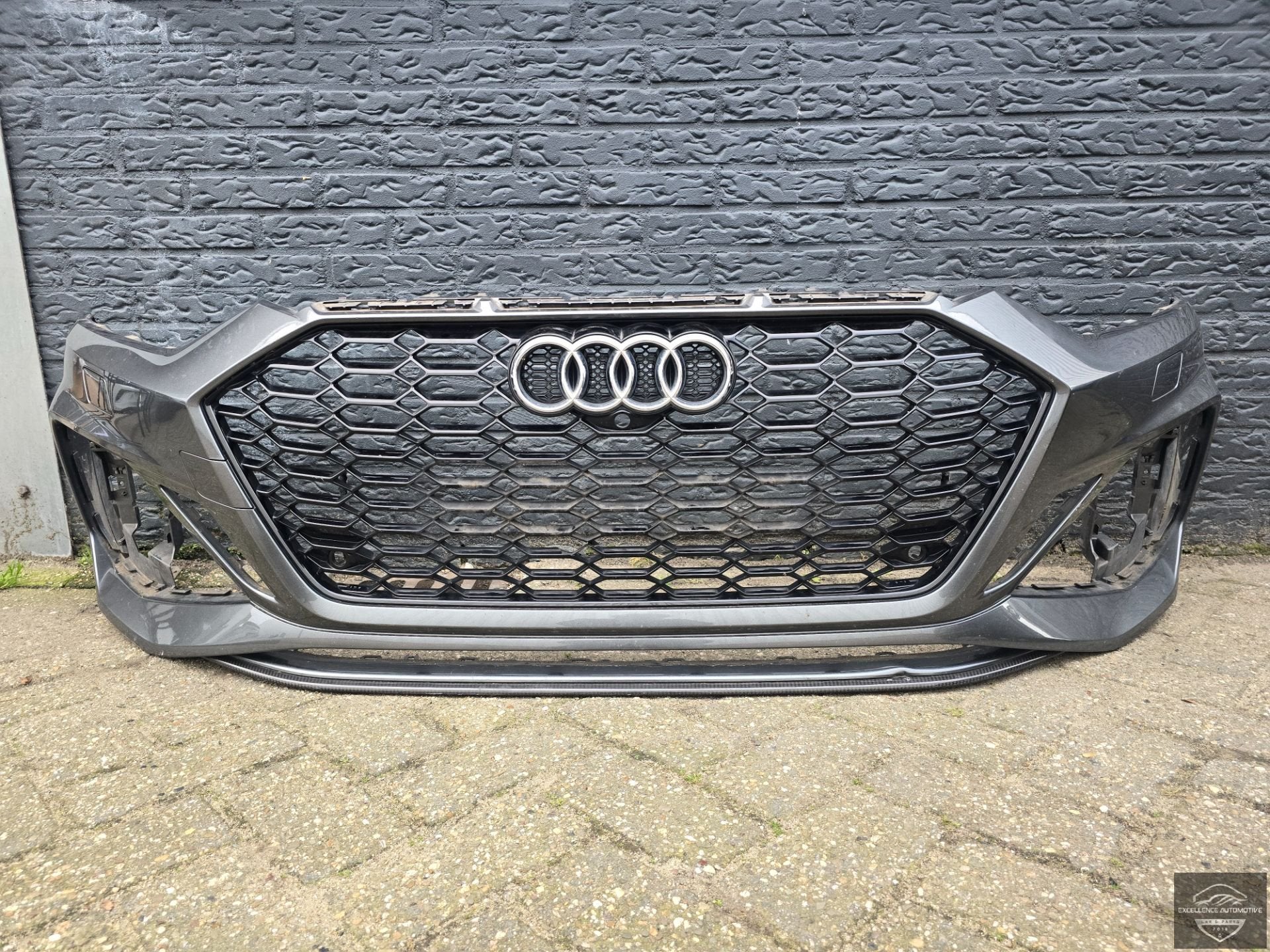 Pare-chocs avant en carbone Audi RS5 8W Facelift 6xPDC KLS O, Autos : Pièces & Accessoires, Pare-chocs, AUDI AG, Auto-Union-Strasse 1
85045  Ingolstadt, DE