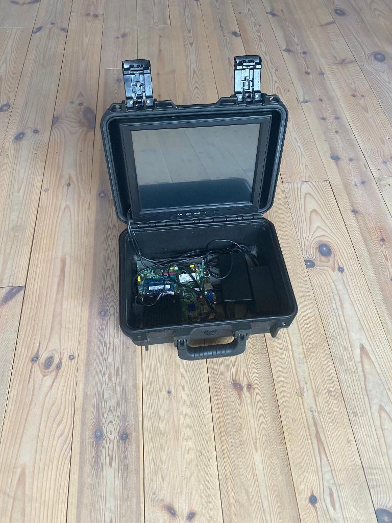 Computer, Computers en Software, Desktop Pc's, Ophalen, Met monitor, Intel, Zo goed als nieuw