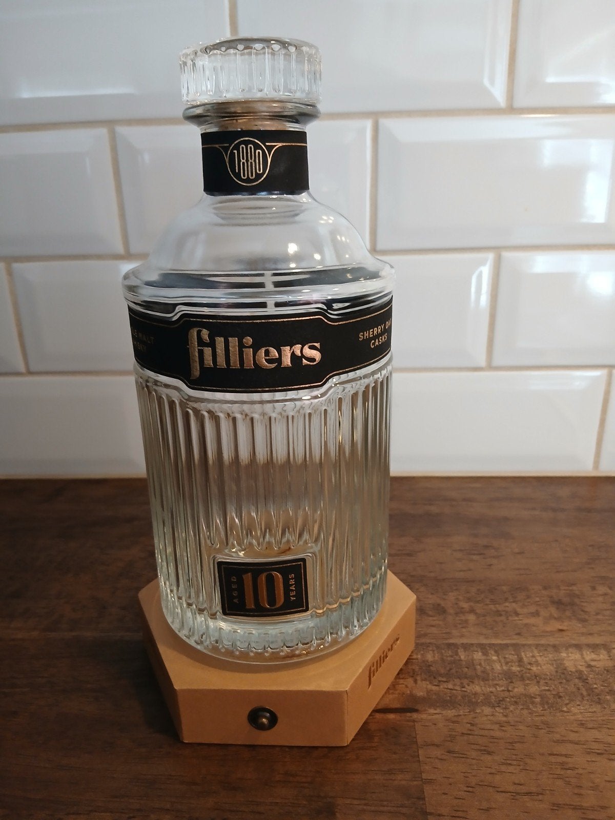 Filliers lege whisky fles met doos met druk knopen, Enlèvement ou Envoi
