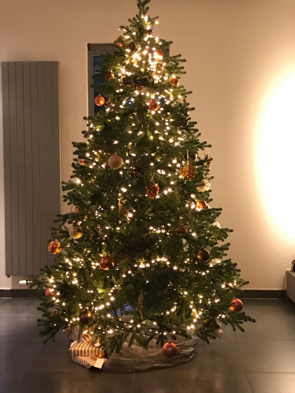 Grote kunststof kerstboom, Diversen, Ophalen, Zo goed als nieuw