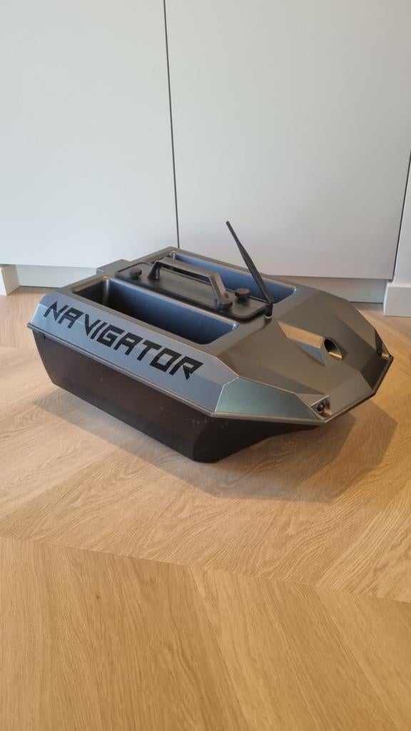 Navigator voerboot met deeper chirp + en the injector gps, Watersport en Boten, Hengelsport | Karpervissen, Gebruikt, Complete set