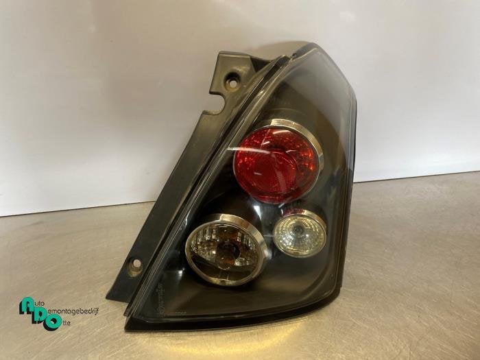 Feu arrière droit d'un Suzuki Swift (Swift 05-), -, 3 mois de garantie, Utilisé, -