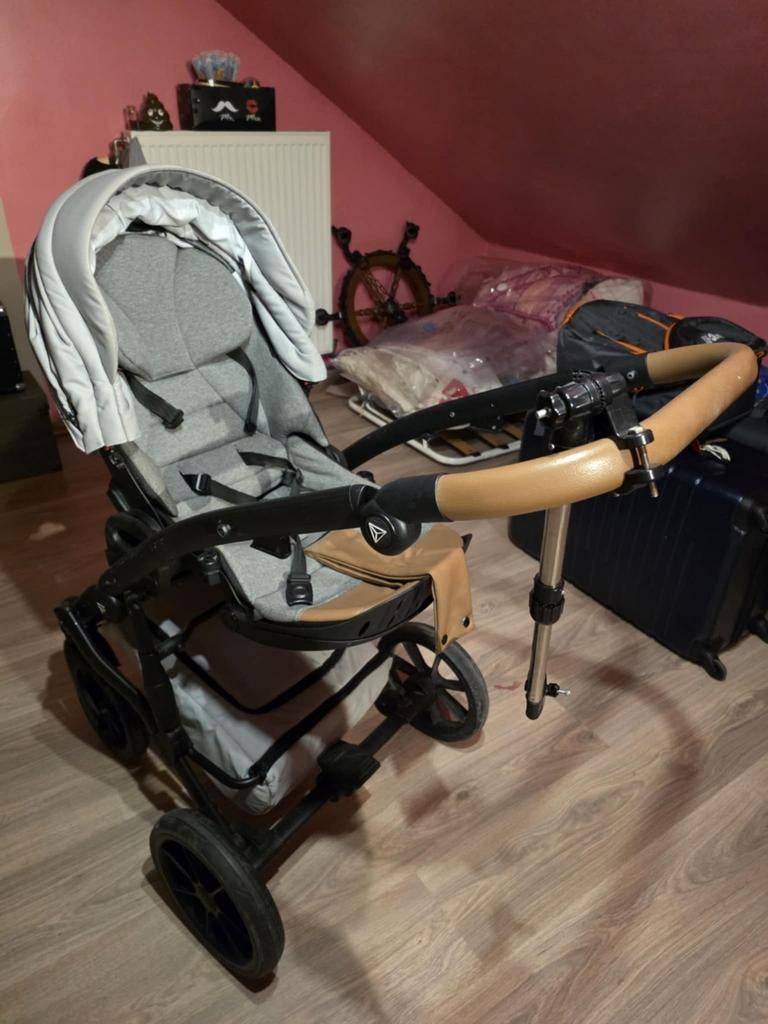 Vente poussette Junama space 3en1 + accessoires prix a discu, Enlèvement, Utilisé, Poussette, Autres marques