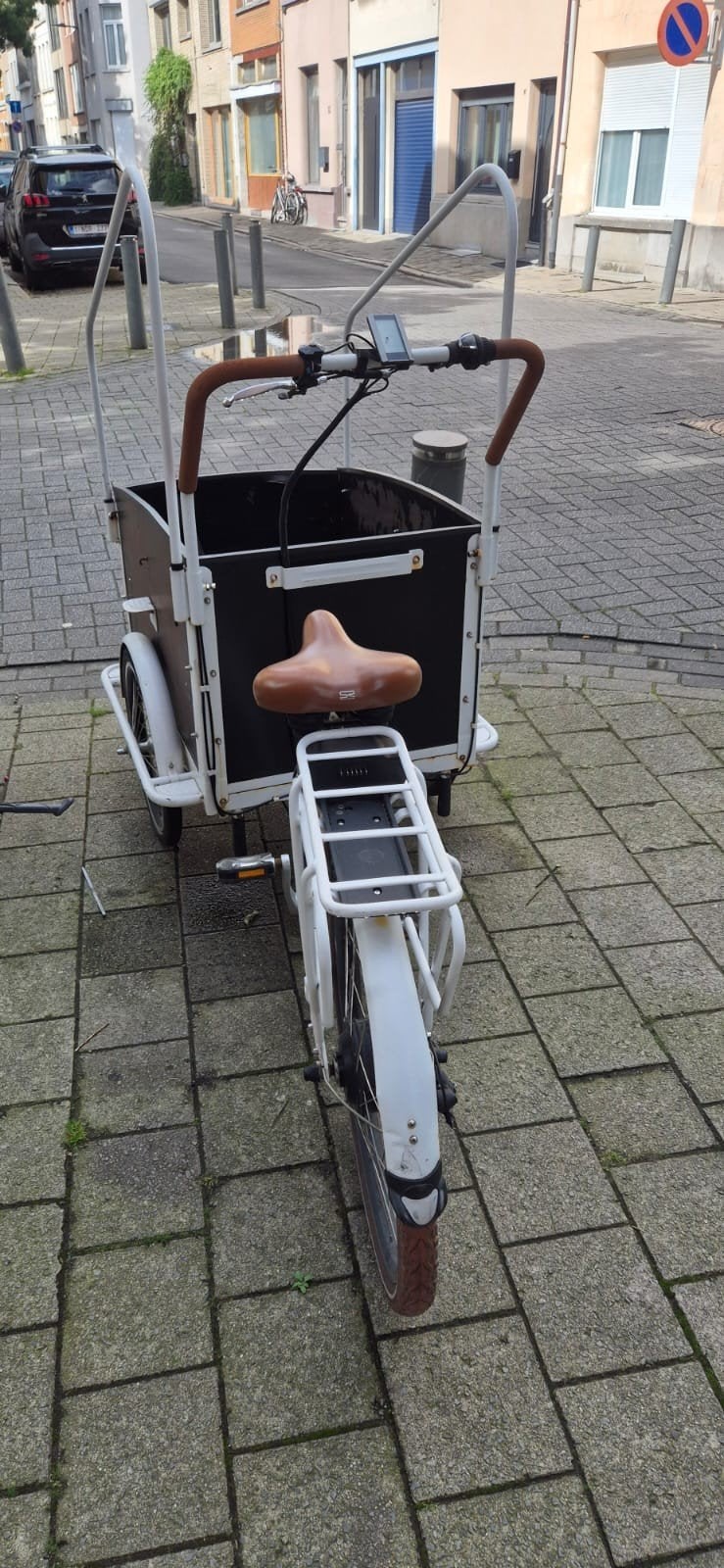 Witte Bakfiets (Driewieler) met grote bak & huifbeugels, Enlèvement, Utilisé