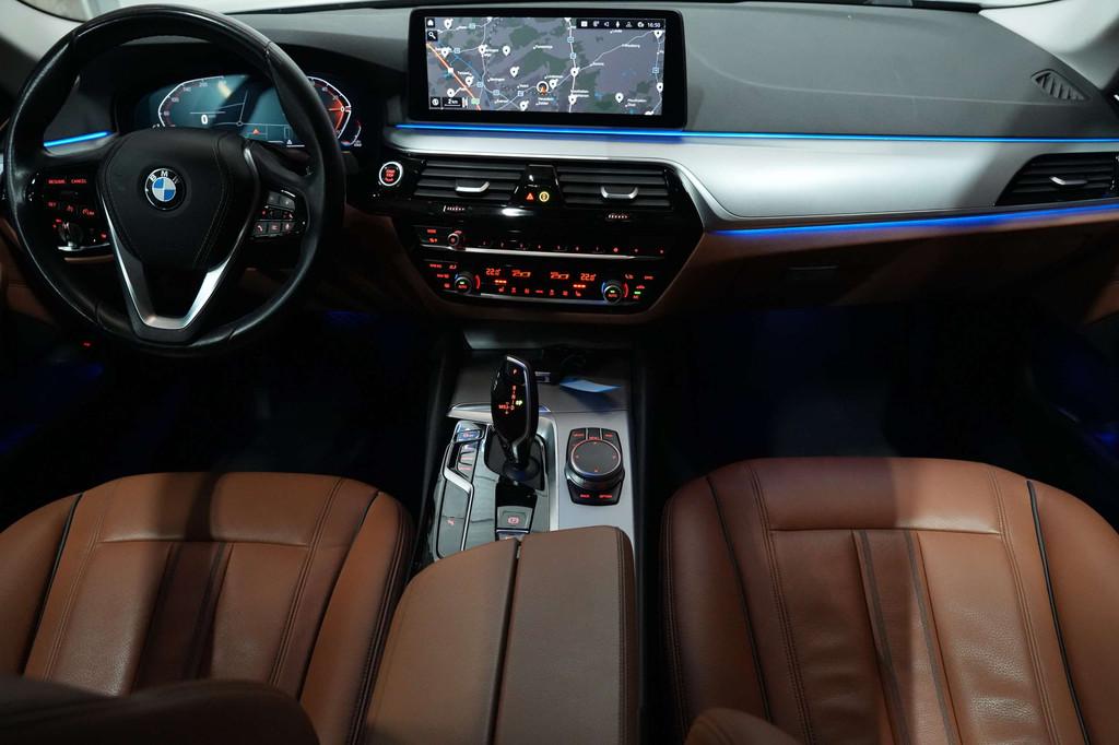 BMW 518 dA Automaat Facelift Trekhaak Navi Leder Garantie, Autos, BMW, Cuir, Argent ou Gris, Euro 6, Entreprise