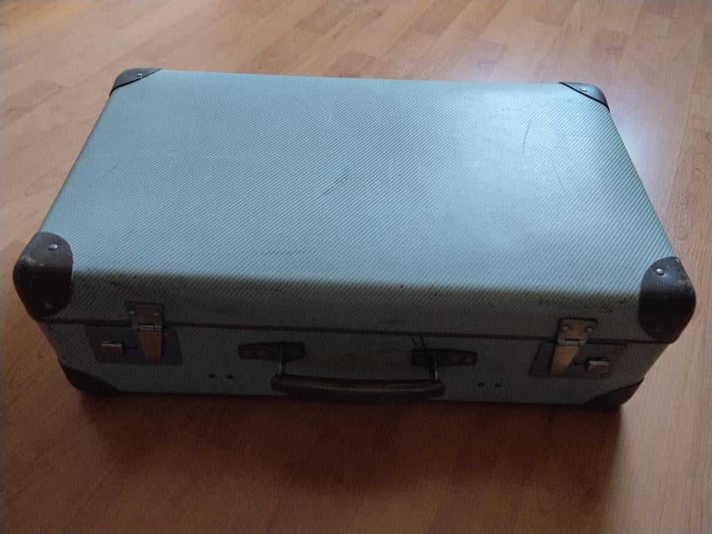 Vintage oude reiskoffer, Ophalen