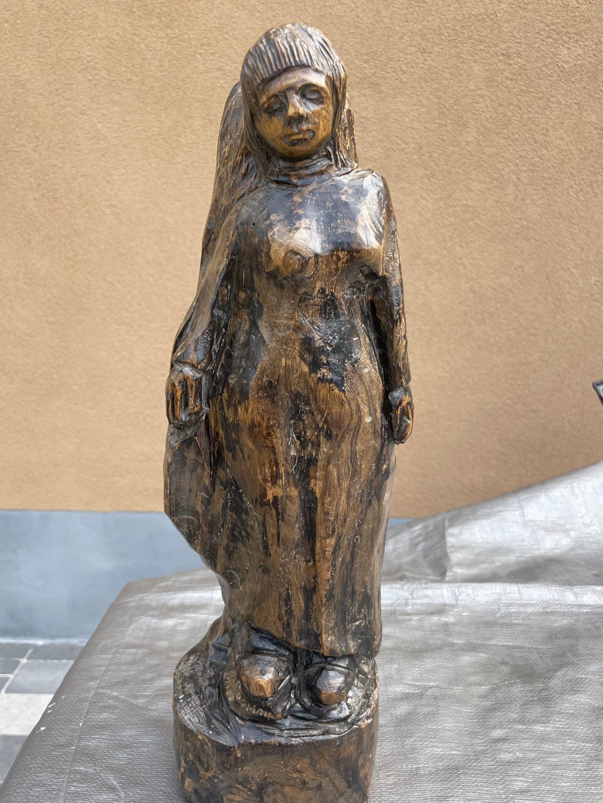 Victor Cassiman Termonde, Enlèvement ou Envoi, Statue