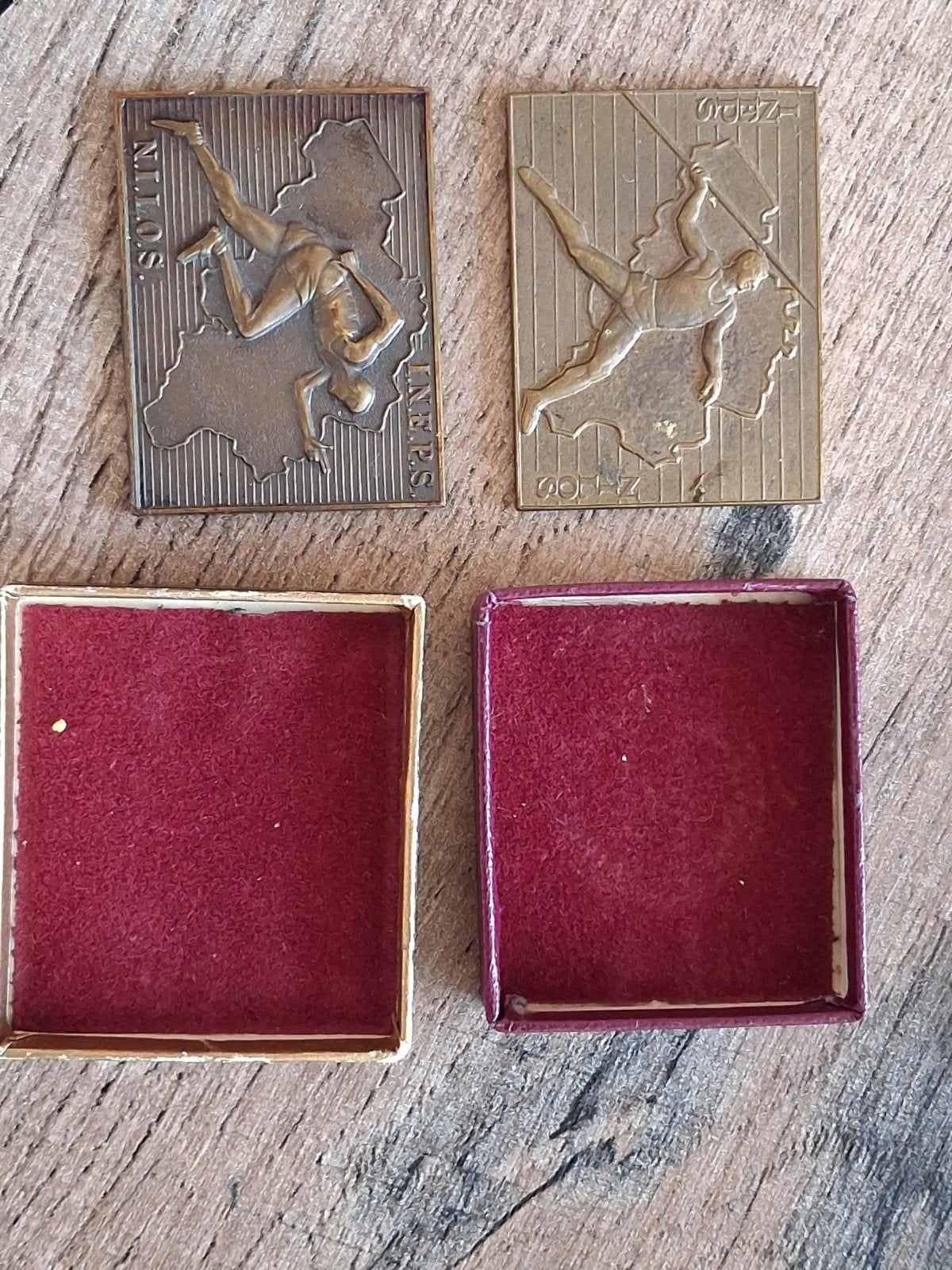 Médaille : deux médailles sportives anciennes, Envoi