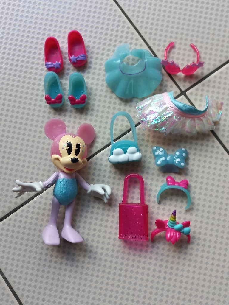Poupée Minnie à habiller  G Disney, Enfants & Bébés, Enlèvement ou Envoi, Comme neuf, Autres types