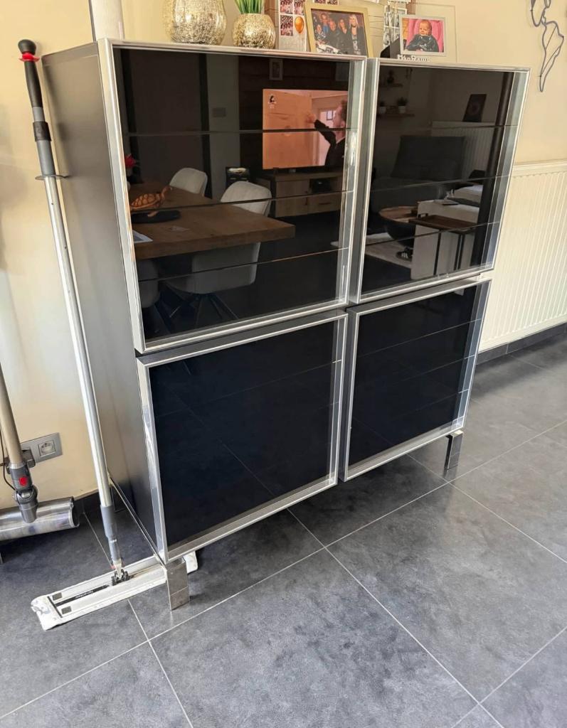 Buffet 4 portes, 25 à 50 cm, Avec porte(s), Comme neuf, Enlèvement