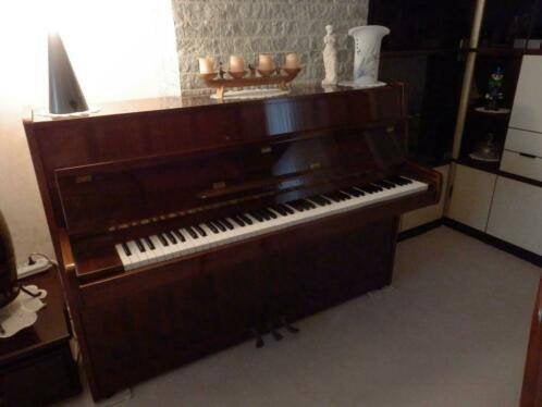 buffet pianoforte in gepolijste notelaar., Musique & Instruments, Pianos, Brillant, Comme neuf, Brun, Enlèvement
